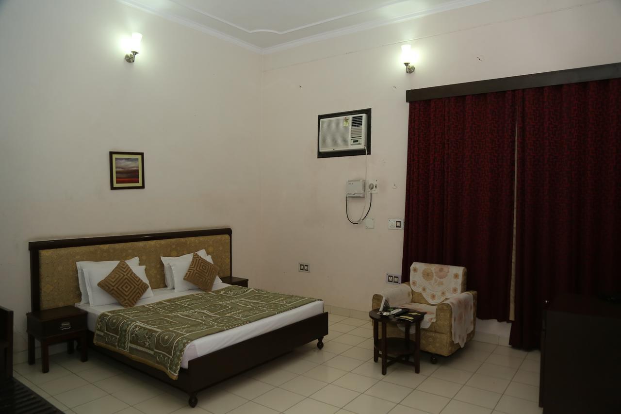 Gulmohar Sariska Resort Bairat Exterior photo