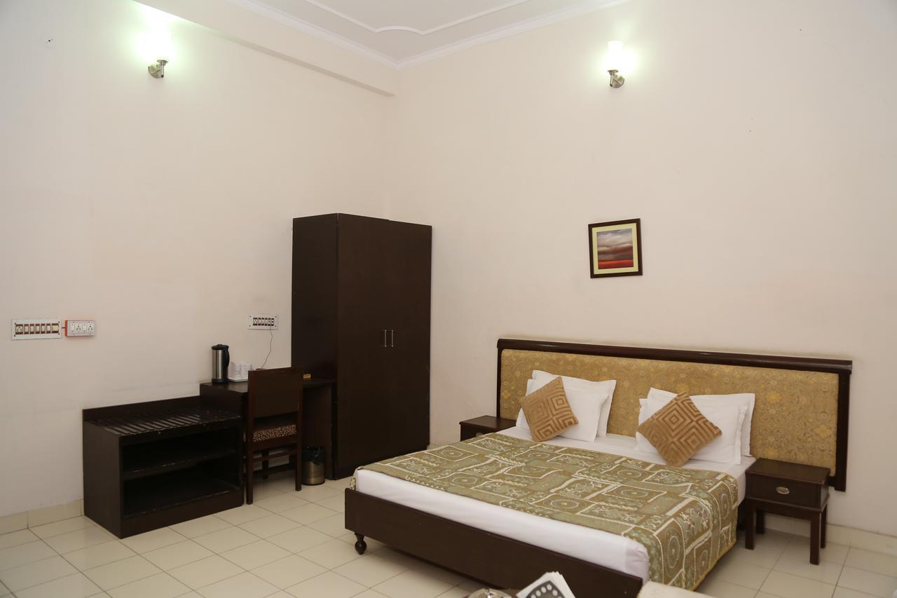 Gulmohar Sariska Resort Bairat Exterior photo
